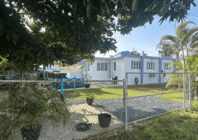 vista exterior de Casa Amatista rodeada de naturaleza